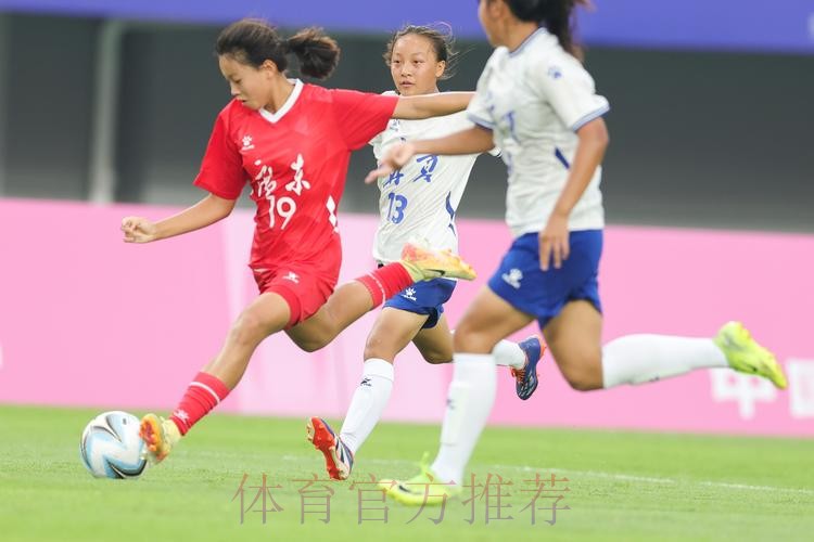 全国女足联赛广东赛区开赛 一睹众国脚风采